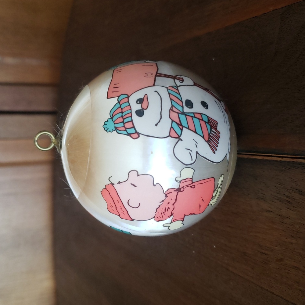 Vintage Hallmark Peanuts 1977 JOLLY  HOLIDAYS Satin Christmas Ball Ornament